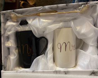 Mr. and Mrs. Ceramic Mug Gift Set
