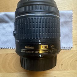 Nikon 18-55mm f/3.5-5.6G AF-S DX VR Nikkor Zoom Lens 