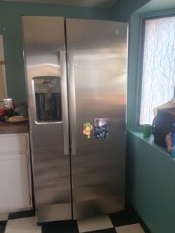 GE Refrigerator )
