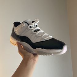 Jordan 11 Retro Low Iridescent