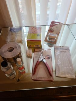 Acrylic nail kit with extra