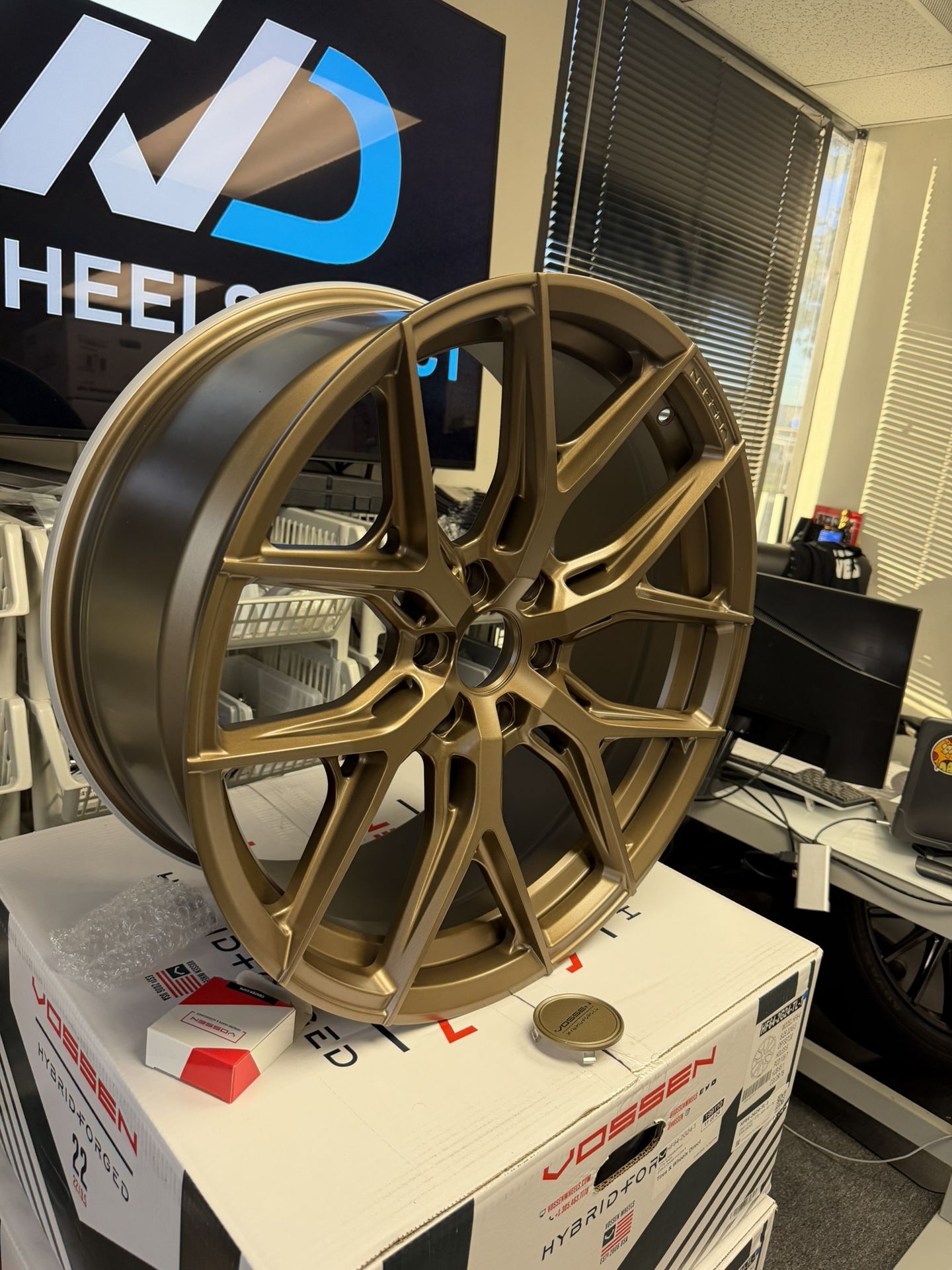 4 Wheels VOSSEN HYBRID FORGED HF6-4 22x9.5 +30 6x139.7 95.1 Terra Bronze Toyota
