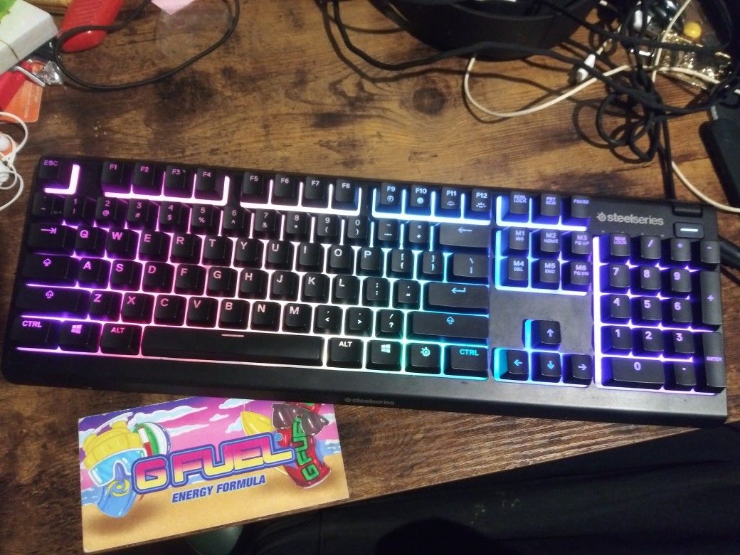 Steel series apex 3 RGB Gaming keyboard. Diffrent Color Patterns ( PICK UP ONLY)