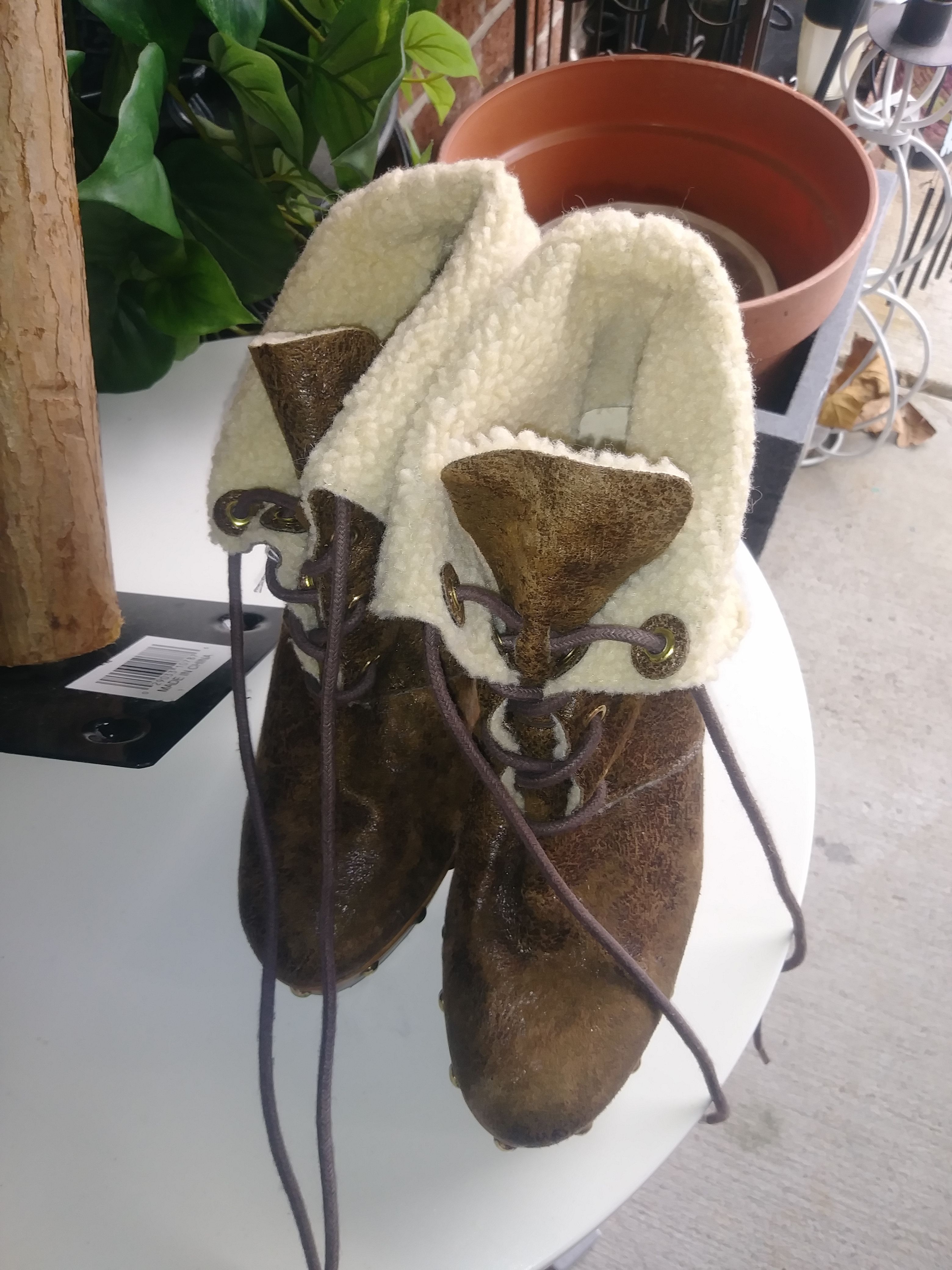 BROWN ANKLE FUR LINING BOOTS BY MICHAEL KORS