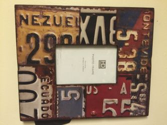 License plate hanging picture frame