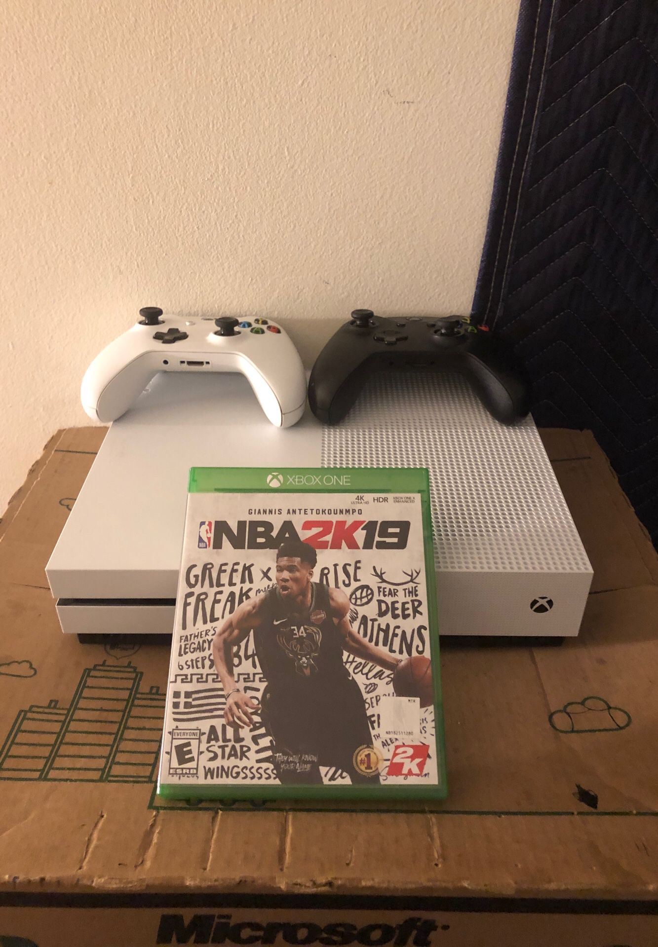 Xbox one s with two controllers & 2k19
