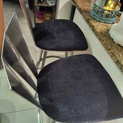 High end *Trendler* counter height bar stools! Like New condition! Black velvet seats!