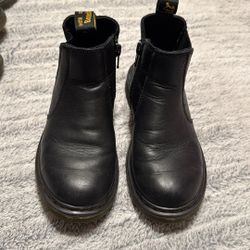 Kids Short Black Pull On Dr. Martens 1y