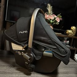 Nuna Pipa Infant Car Seat - Black
