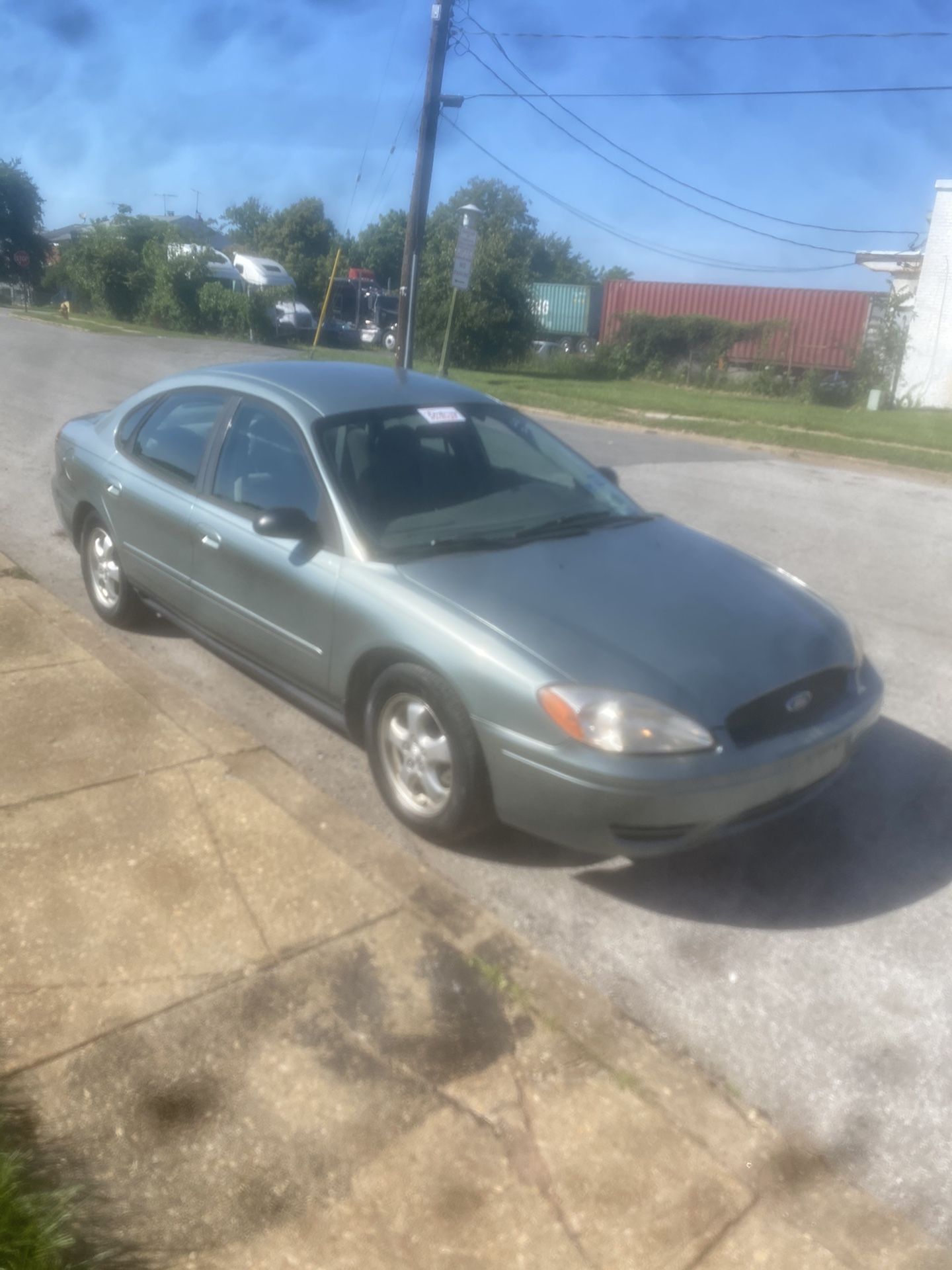 2005 Ford Taurus