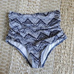 Out From Under High Cinched Ruched Waist Bikini Bottom size Medium
Blue Chevron Pattern
