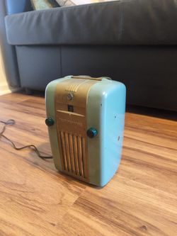 Vintage Westinghouse H-126 Radio