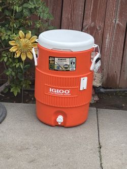 5 GALLON IGLOO JUG