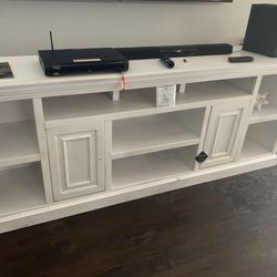 TV ENTERTAINMENT STAND