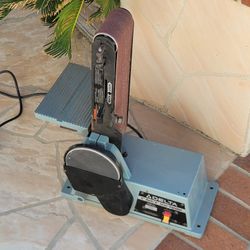 Delta 4" Belt 6" Disc Sander. Excellent Condition. 