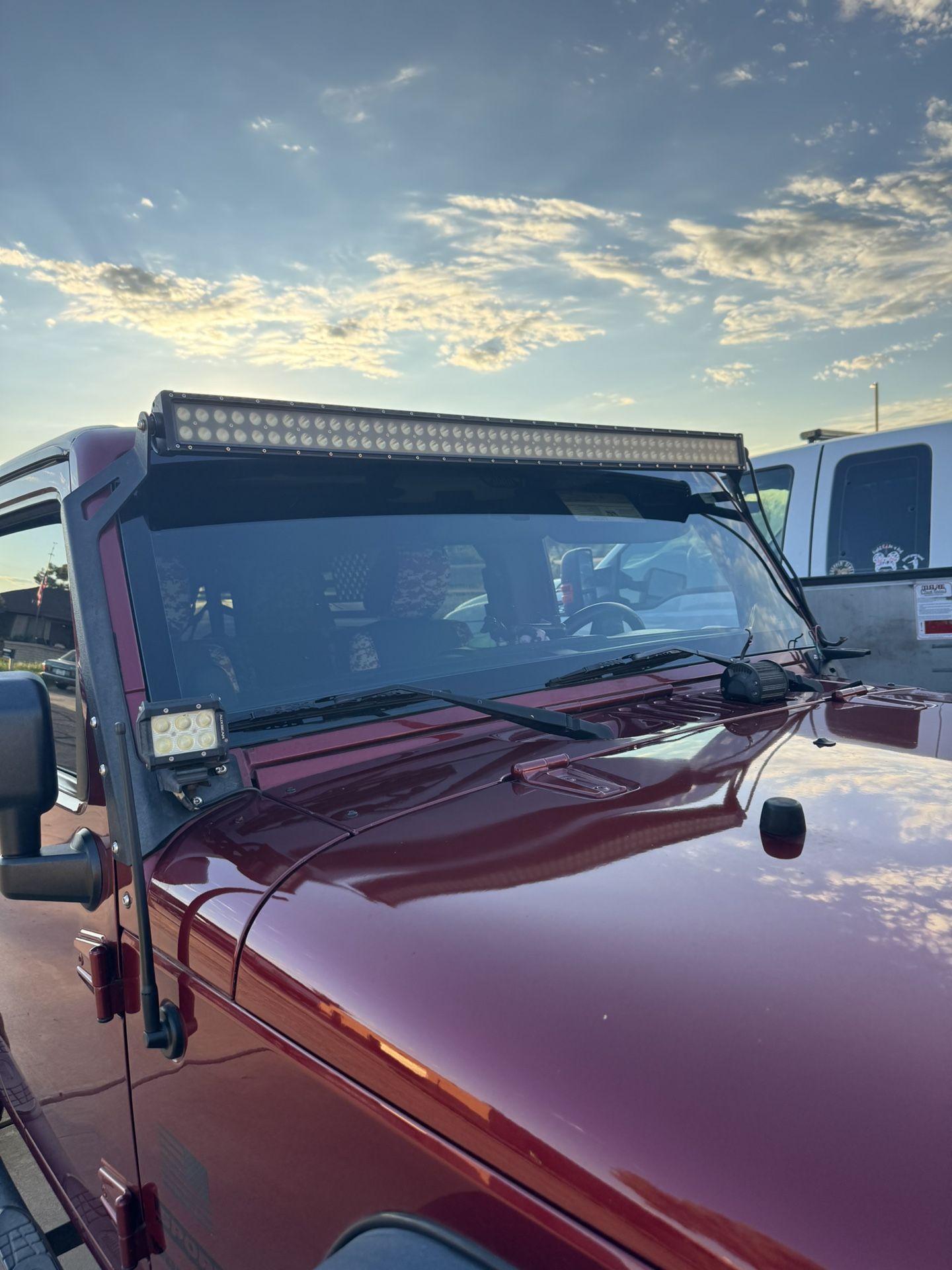 2012 Jeep 50-Inch LED Light Bar Windshield Mount with Auxiliary Bracket