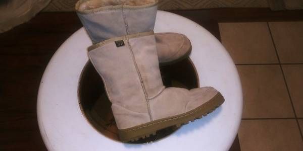 Australian Boot Company Tan/Beige Winter Boots Womens Size 9 Mens 7.5