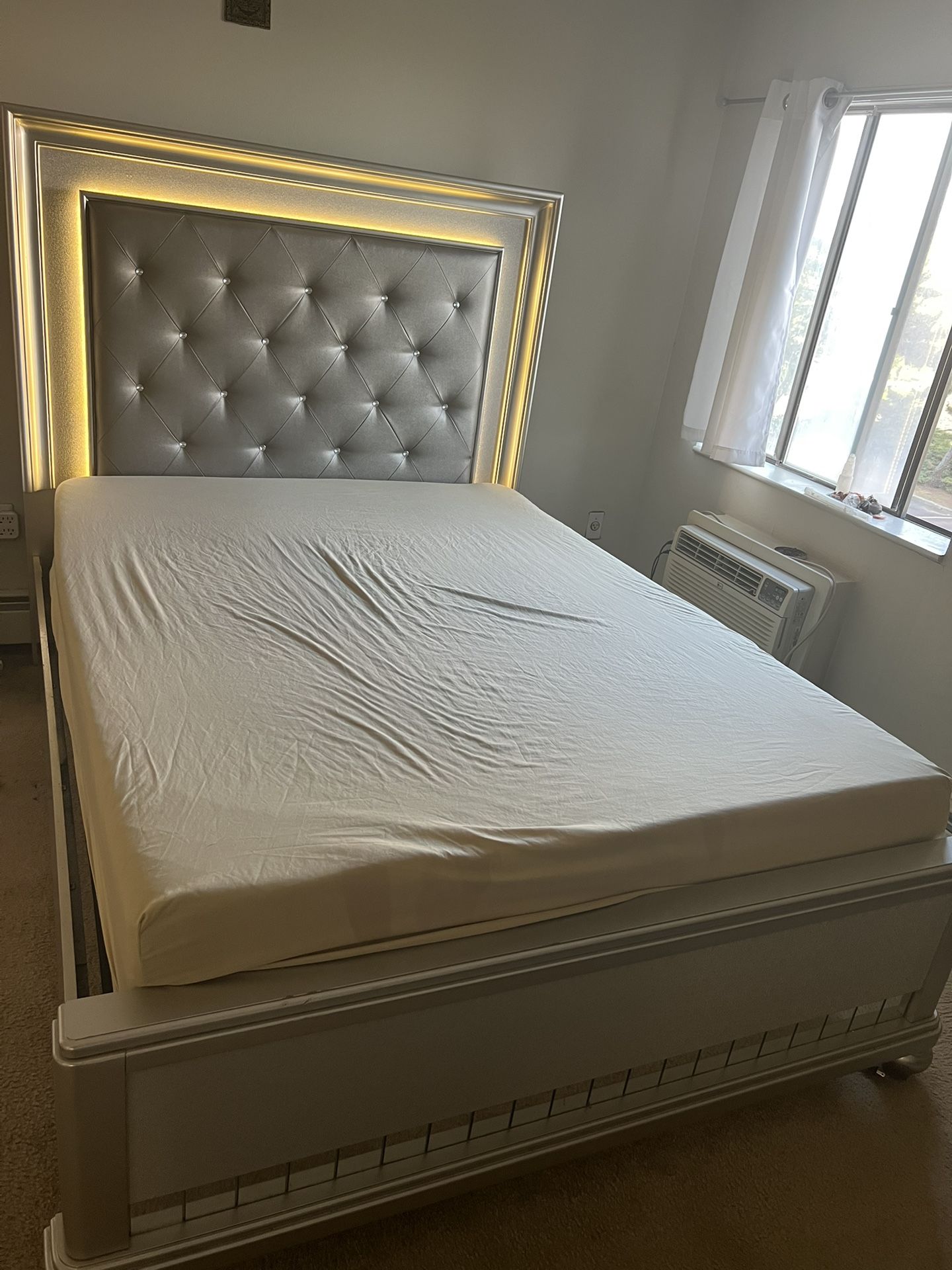 Queen Adjustable Bed with Tufted Glam Frame – Power Base Included - MUST PICK UP BY 10/15