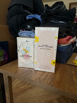 Marc Jacobs Perfect & Daisy Eau So Fresh Perfume Set