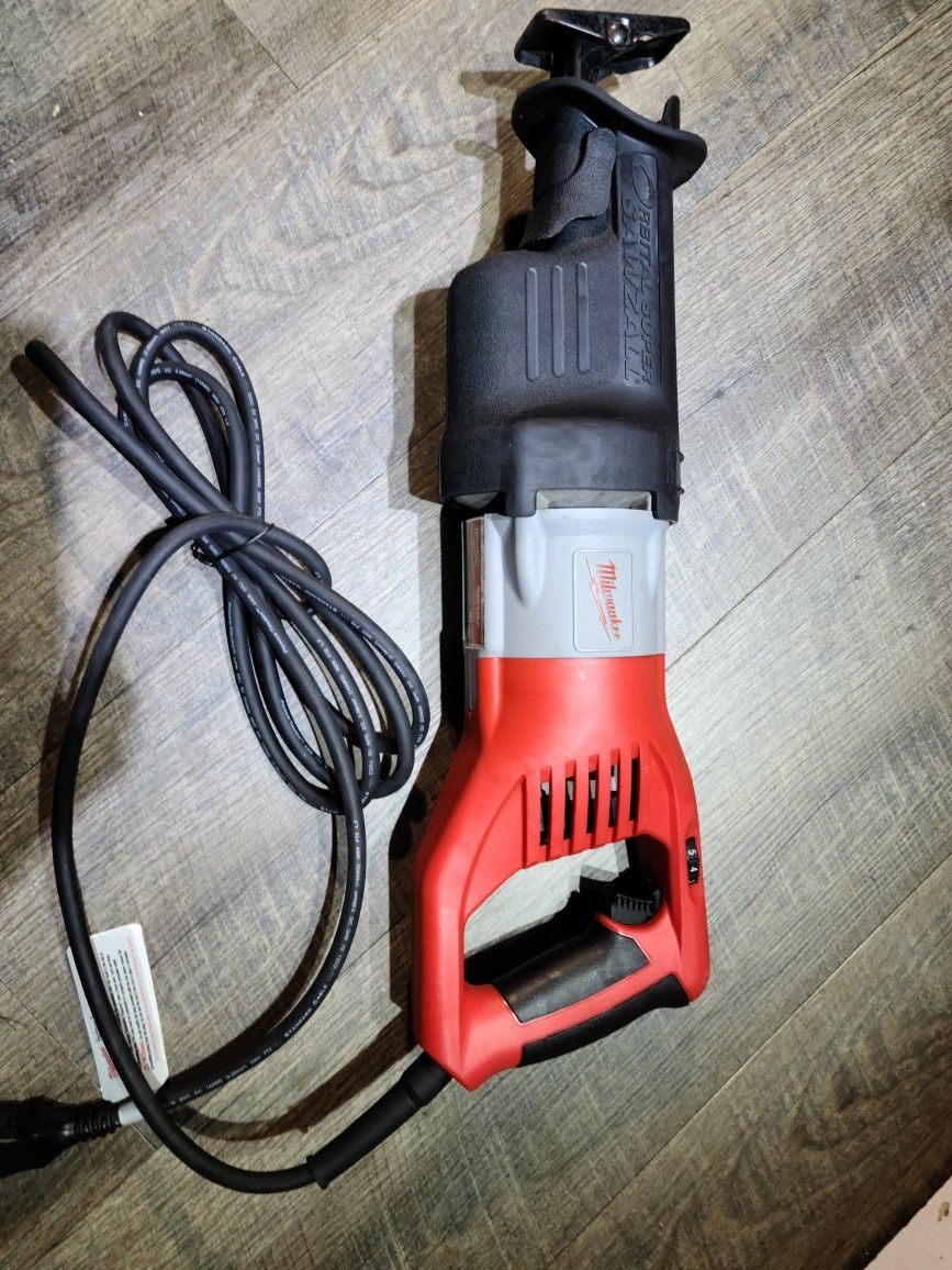 Milwaukee 15 Am Orbital SUPER SAWZALL 
