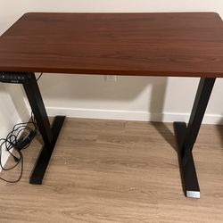 VIVO Electric Standing Desk – 43” x 24” Dark Walnut