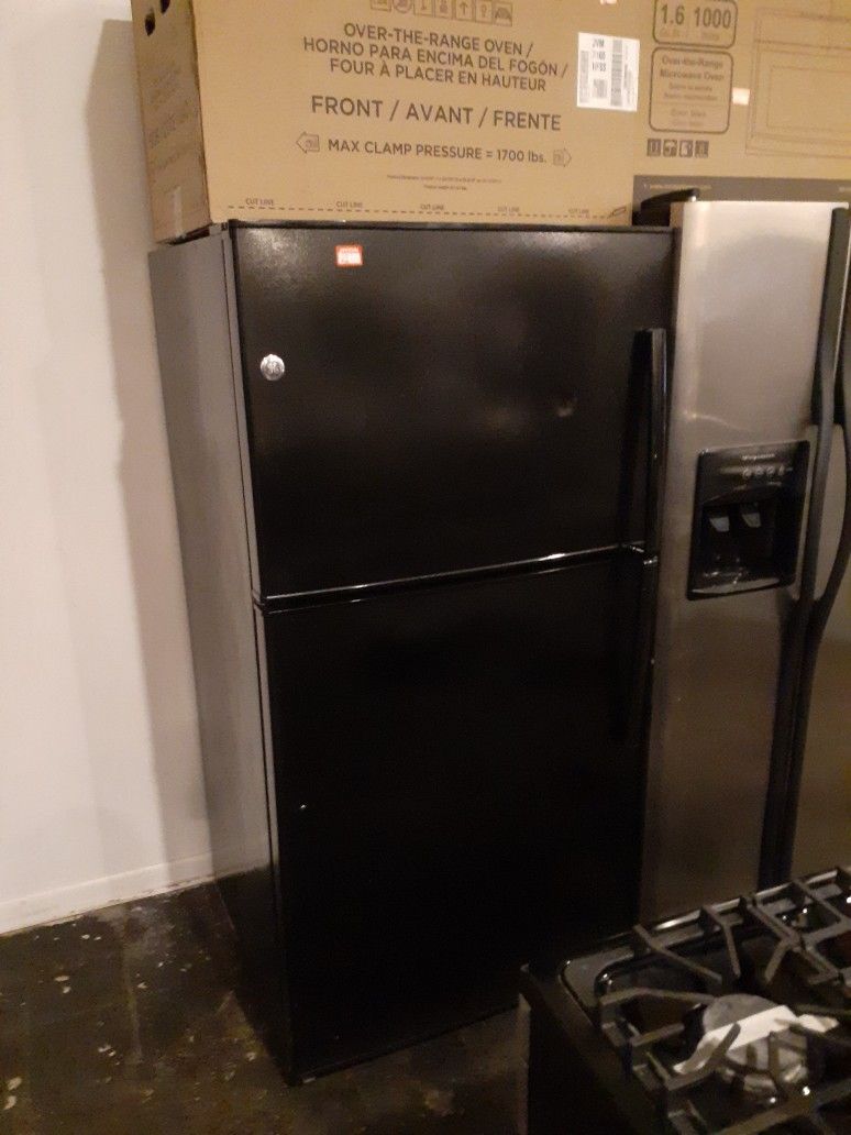 10 Off Today Used Excellent Condition Ge Top And Bottom Refrigerator