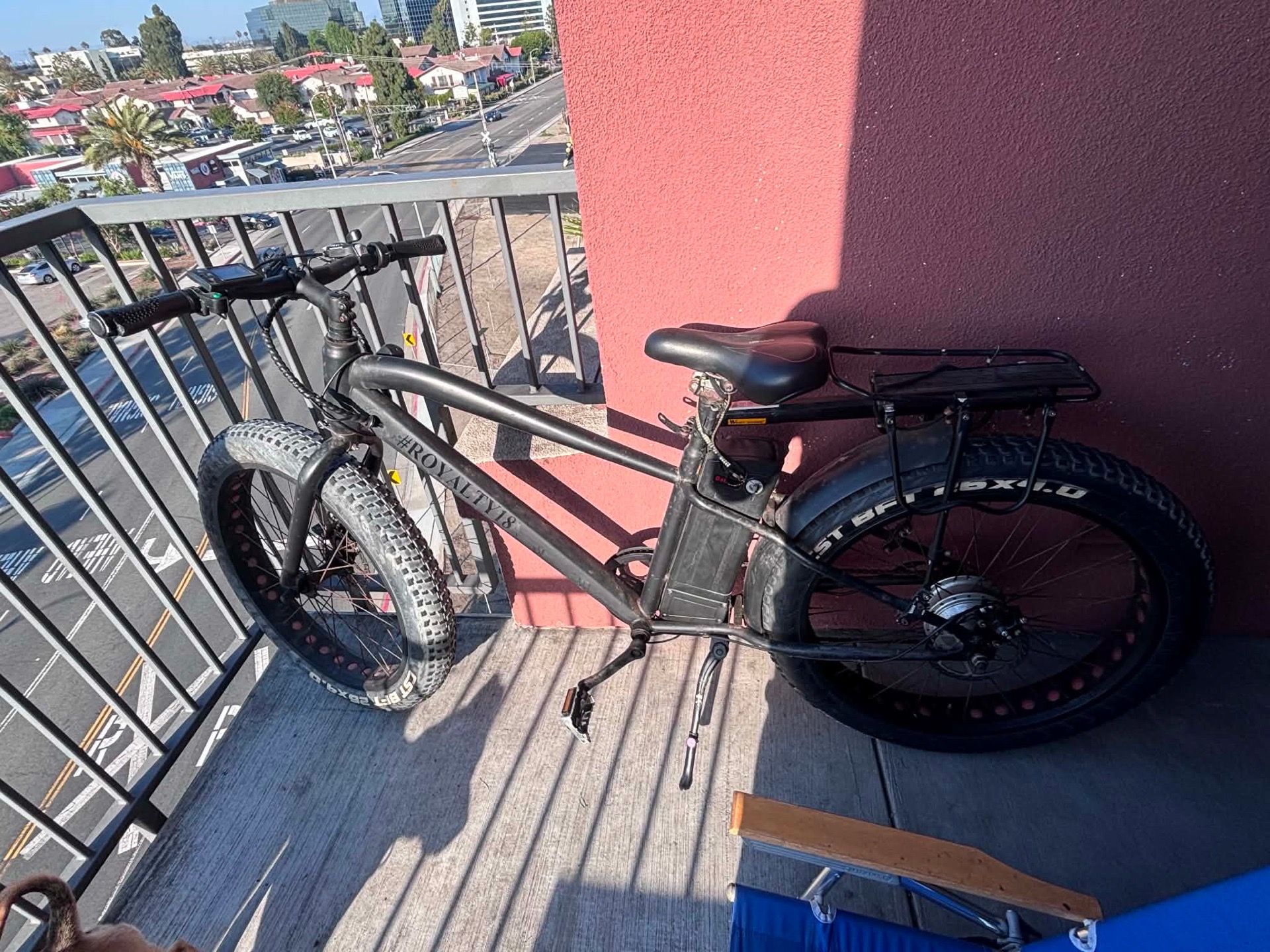 ROYALTY18 E-bike