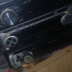 3 Pioneer Radios