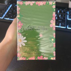 Women’s Marc Jacob’s “Daisy Wild” Perfume Brand New