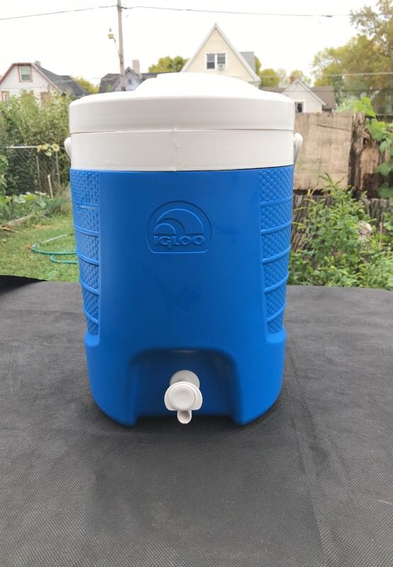 2 gallon igloo cooler