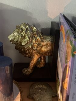 Lion Gold Black Bookends