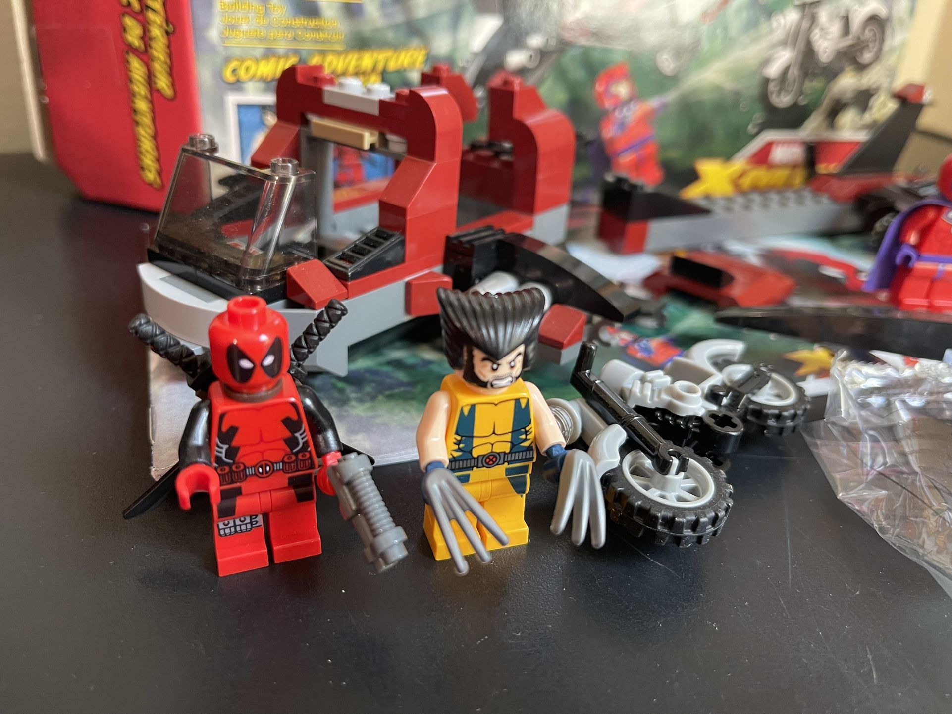 Lego Marvel 6866 Wolverine’s Chopper Showdown and Deadpool