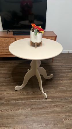 Dining room table