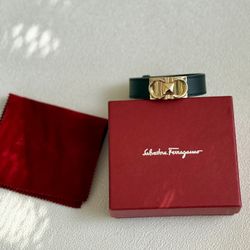 NWOT SALVATORE FERRAGAMO Unisex Black Leather Bracelet Gold Tone Monogram Italy