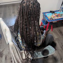 Large Knotless Braids