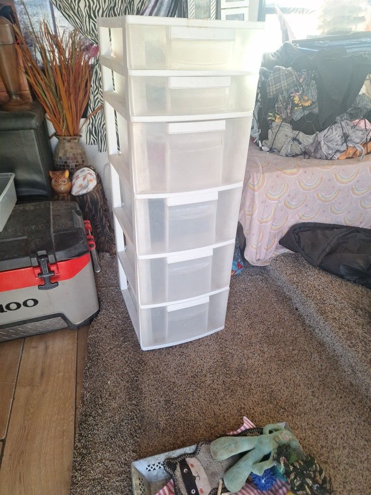 Tower Storage. 6 Drawer