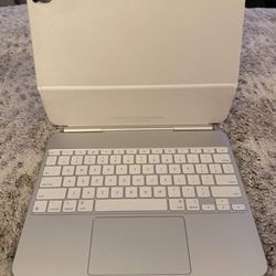iPad 13 Inch Magic Keyboard 