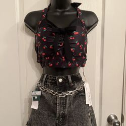 NWT 🏷  Black Cherry Halter Cropped  Top 🍒