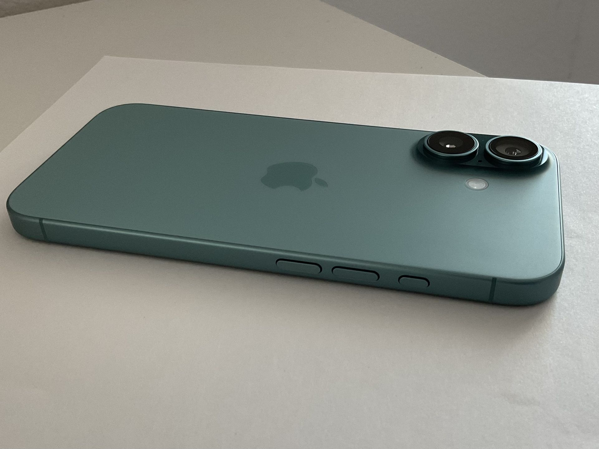 iPhone 16 - Teal - 128gb - Fully Unlocked