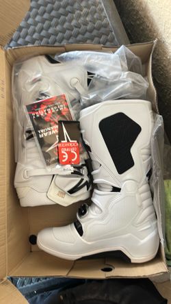 Motion boots