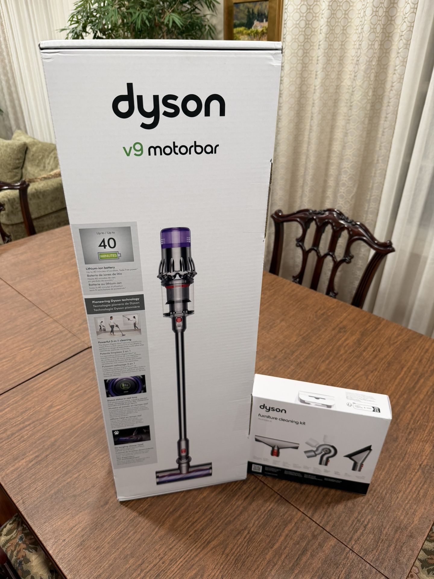 Dyson v9 Motorbar (new sealed) 600$ retail value. (comes with cleaning kit)