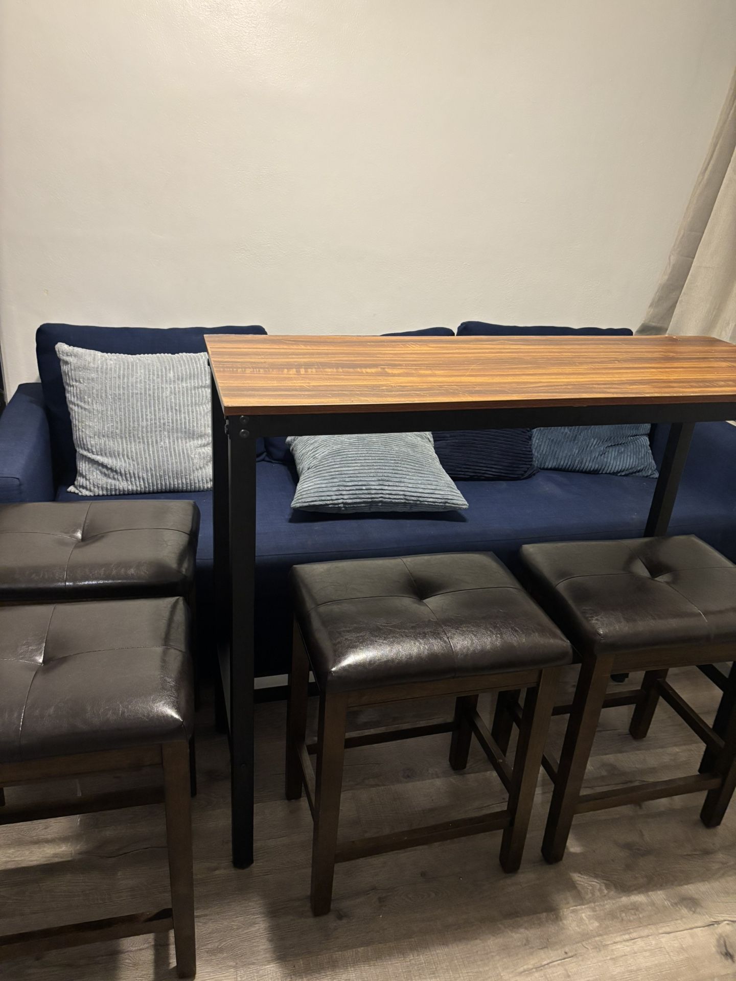 High Table Top With 4 Bar Stools