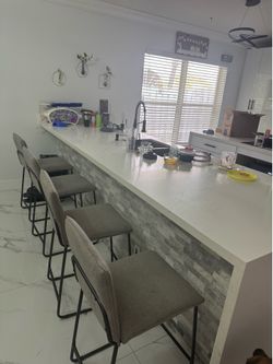 4 Chair Bar Table