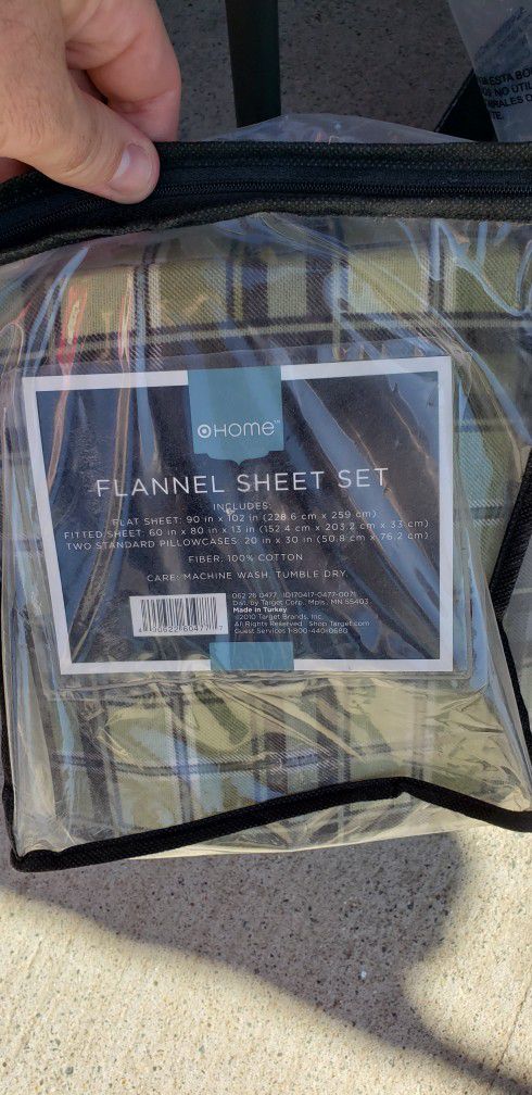 Brand New Flannel Sheet Set For Queen Bed.