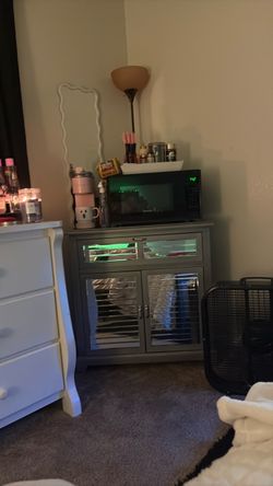 Mirrored cabinet w/ drawer and shelves