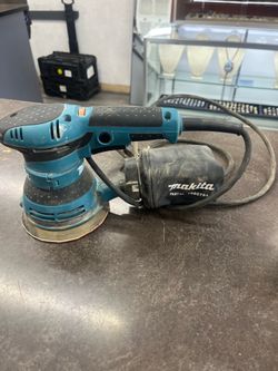 Makita BO5041 5” Random Orbit Sander