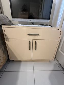 Vintage peach nightstands 