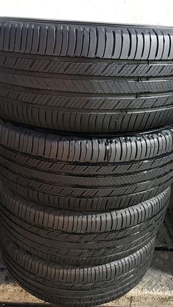Four matching Michelin tires for sale 215/60/16