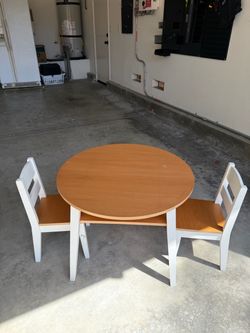Kids coloring table w/ chairs