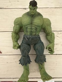 Diamond Select Toys Marvel “Unleashed” Hulk Disney Store Exclusive
